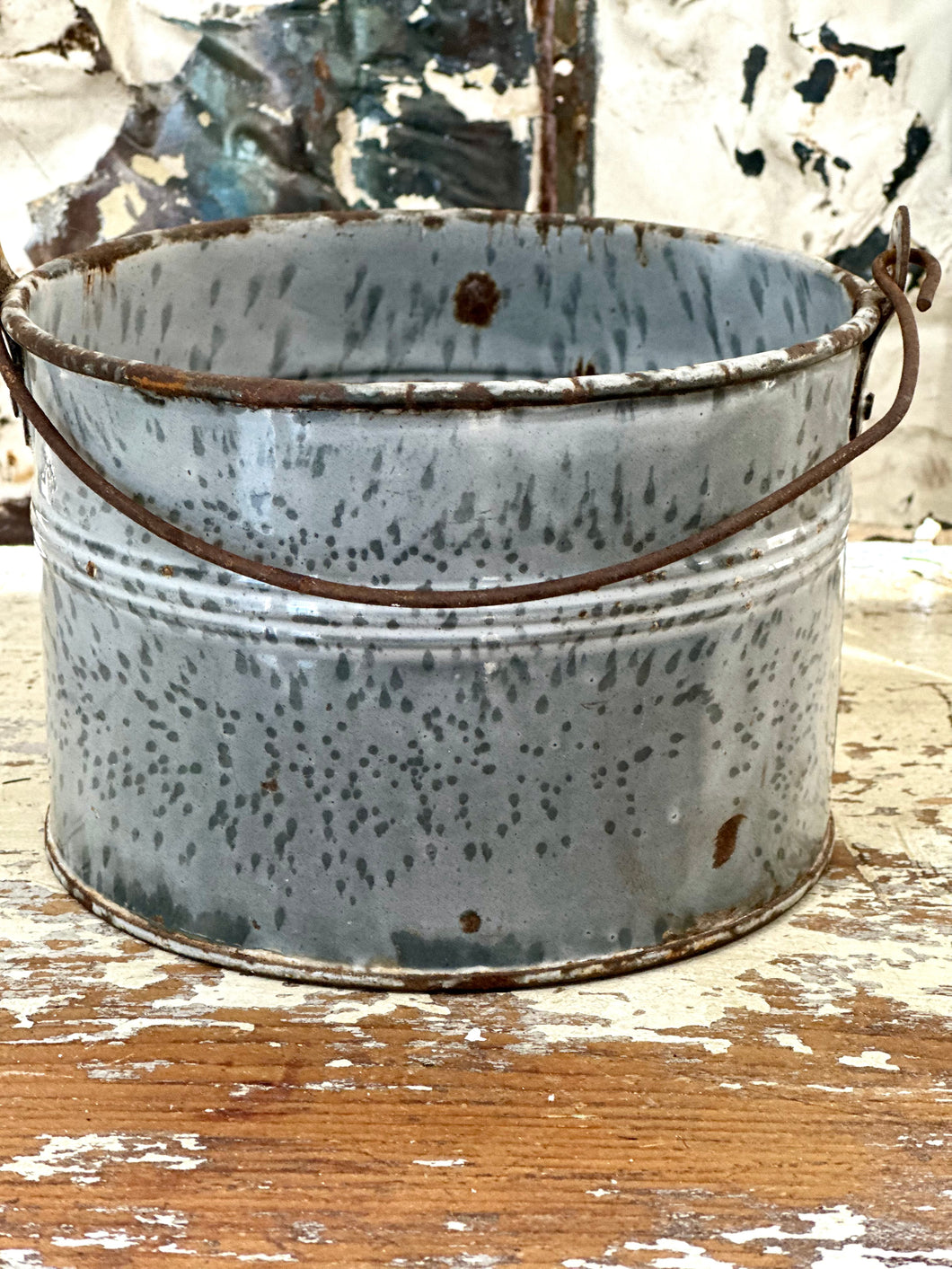 grey enamel pail/small bucket